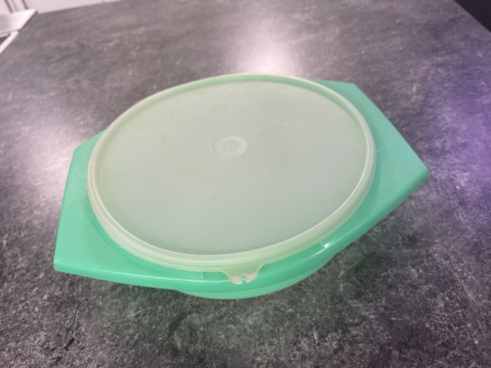 This bowl looked cool but it's missing the grater.