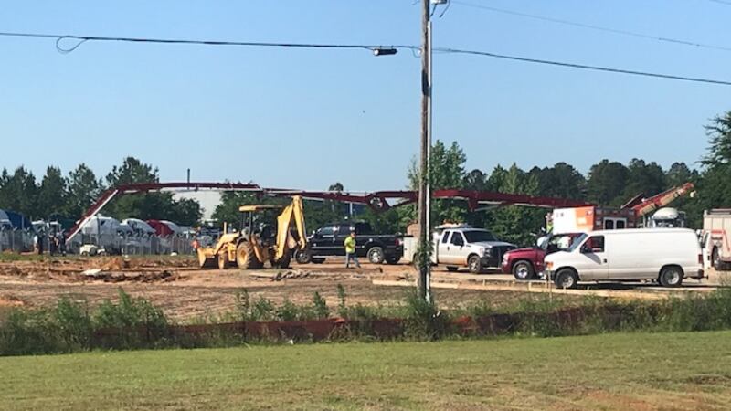 Crews are on scene of where a crane collapsed in Smith County (Source: KLTV staff)