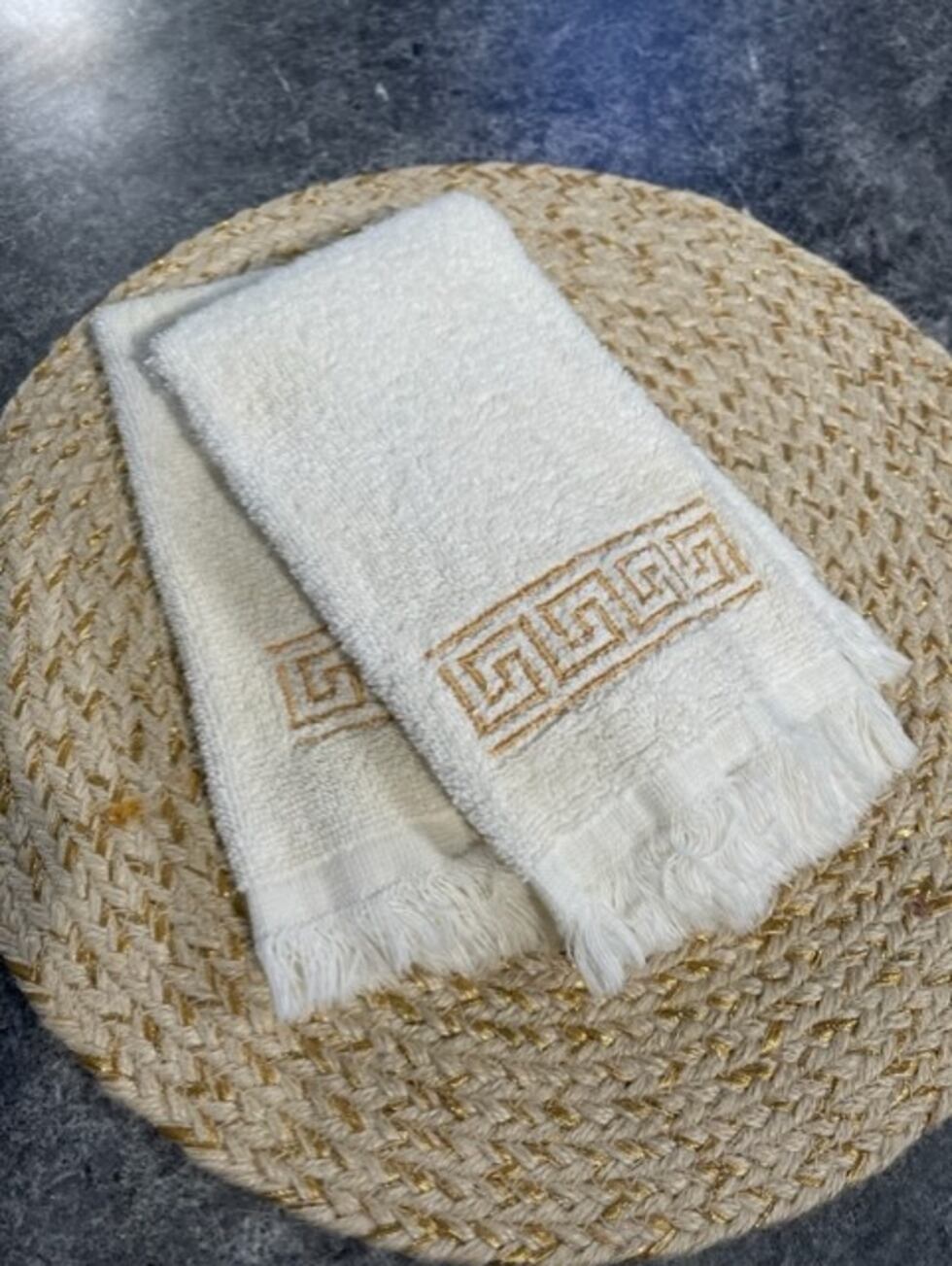 Fingertip towels