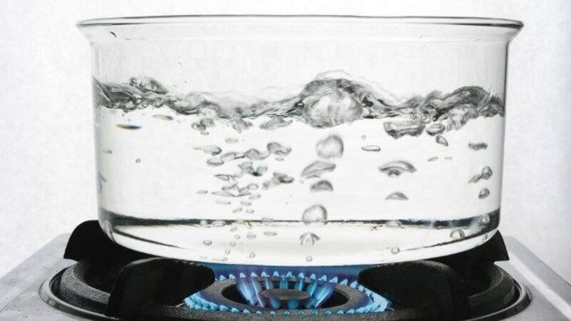 Boil water graphic/Photo credit: WDAM