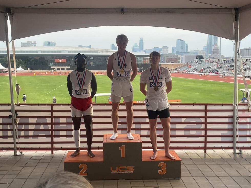 Brett Maya of Lindale takes third place in 200-meter dash.