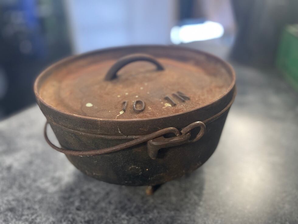 This 10-inch pot is really heavy!