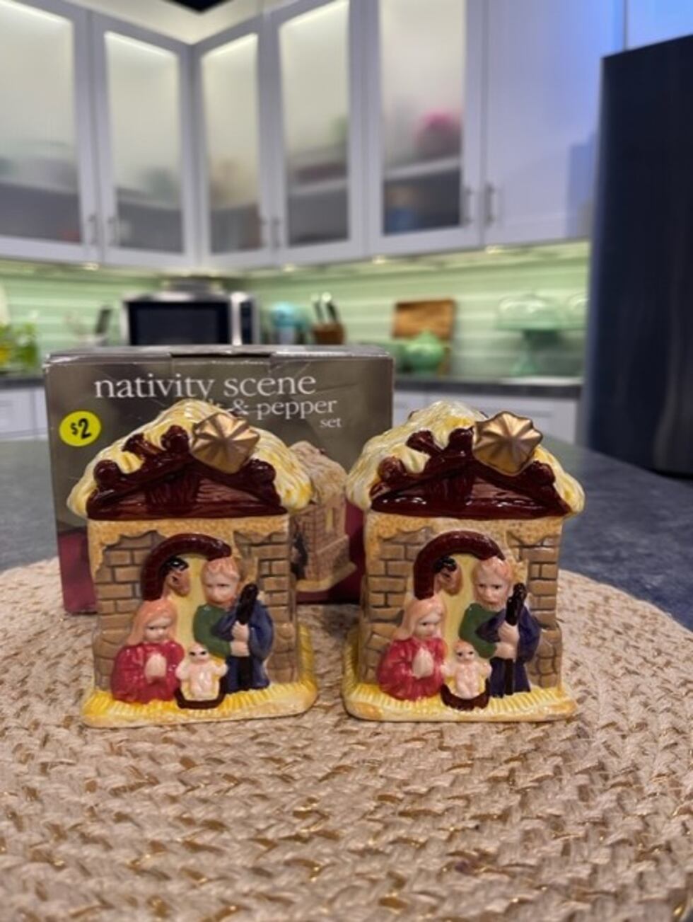 Nativity scene salt and pepper shaker set