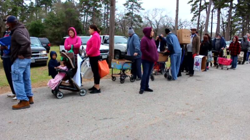 ETX FOOD BANK LAUNCHES FOOD DISTRIBUTION TO FIGHT HUNGER DURING HOLIDAYS