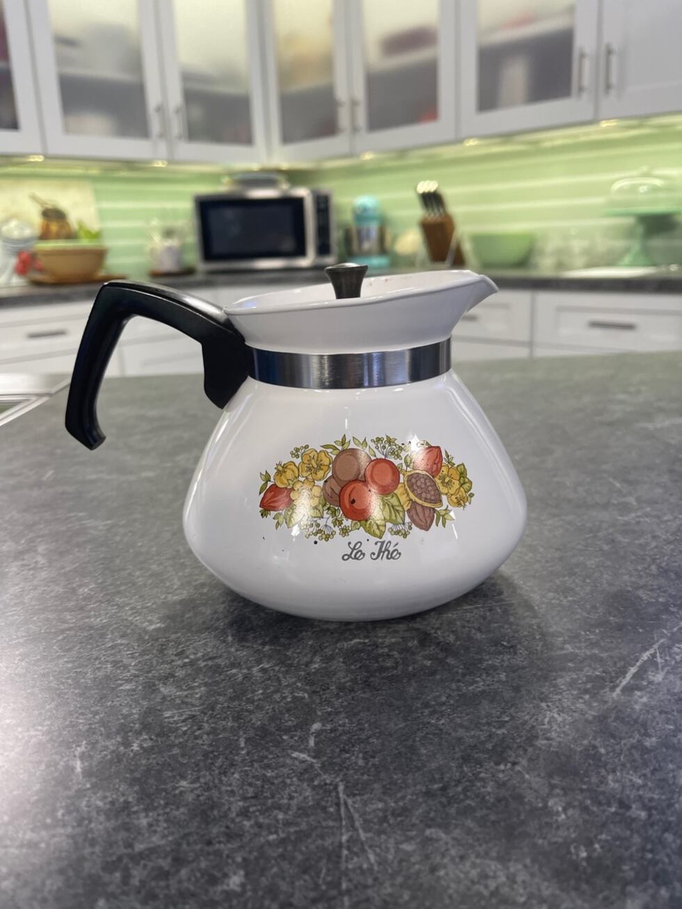 This Spice of Life design was first manufactured in 1972.